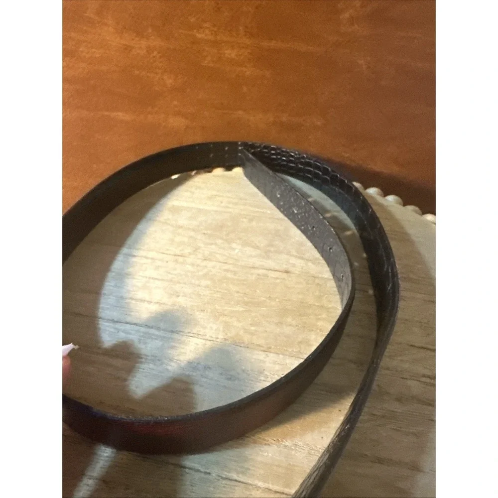 Beautiful BeltReversible Black-Brown embossed Italian Leather Size 34/36 unique
